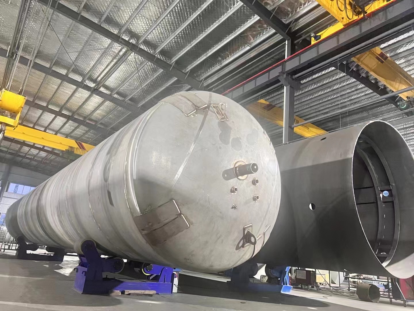 Large Cryogenic Storage Tank