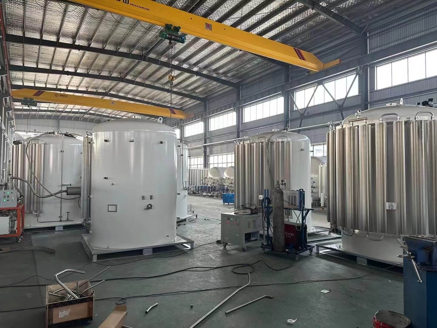 cryogenic tank