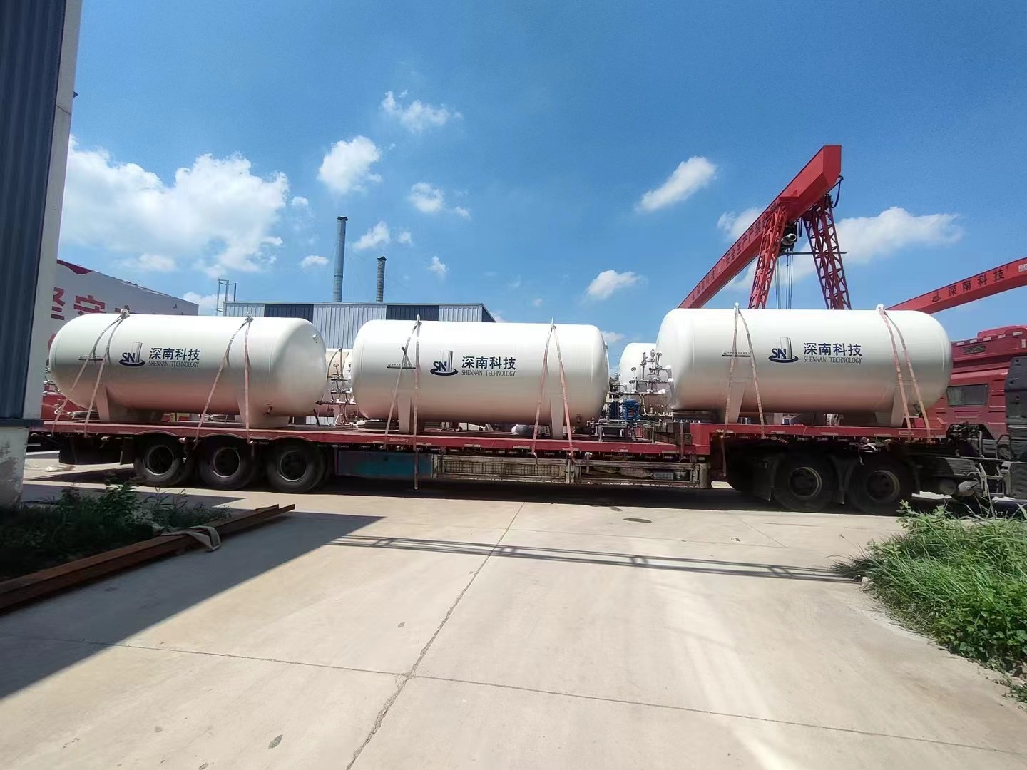 liquid oxygen tank